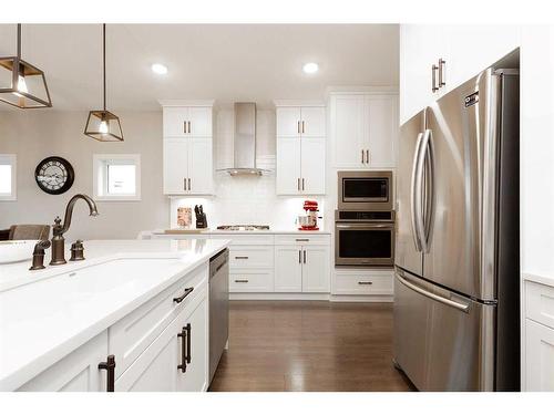 601 Bluebell Bay West, Lethbridge, AB - Indoor Photo Showing Kitchen With Stainless Steel Kitchen With Upgraded Kitchen