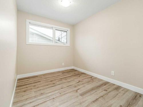 2618 23 Avenue South, Lethbridge, AB - Indoor Photo Showing Other Room