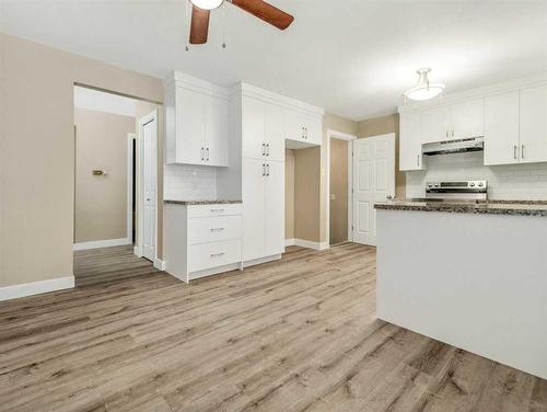 2618 23 Avenue South, Lethbridge, AB - Indoor Photo Showing Kitchen