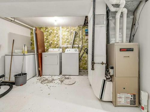 2618 23 Avenue South, Lethbridge, AB - Indoor Photo Showing Laundry Room