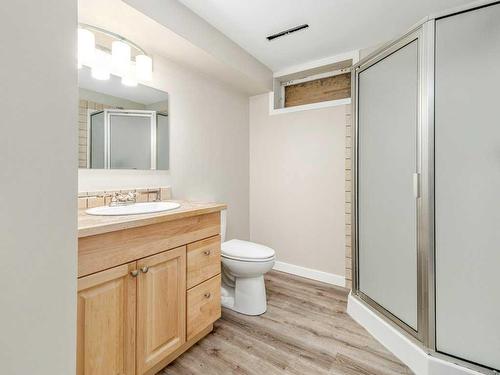 2618 23 Avenue South, Lethbridge, AB - Indoor Photo Showing Bathroom