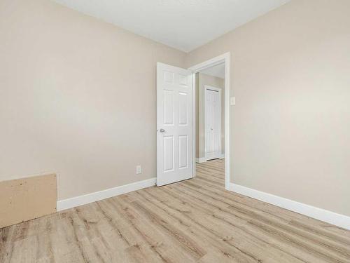 2618 23 Avenue South, Lethbridge, AB - Indoor Photo Showing Other Room