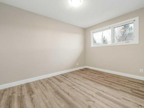 2618 23 Avenue South, Lethbridge, AB - Indoor Photo Showing Other Room