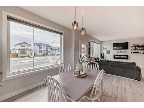 23 Country Meadows Boulevard West, Lethbridge, AB - Indoor Photo Showing Dining Room