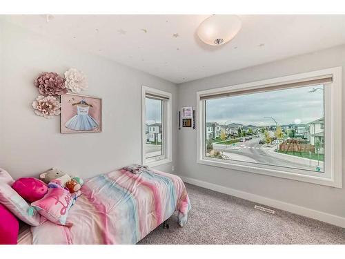 23 Country Meadows Boulevard West, Lethbridge, AB - Indoor Photo Showing Bedroom