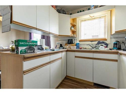 428 12 Street North, Lethbridge, AB - Indoor Photo Showing Kitchen