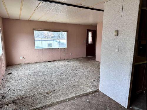 842 1 Street East, Cardston, AB -  Photo Showing Other Room