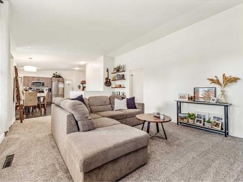 5210 51 Street, Taber, AB - Indoor Photo Showing Living Room