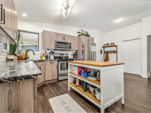 5210 51 Street, Taber, AB - Indoor Photo Showing Kitchen