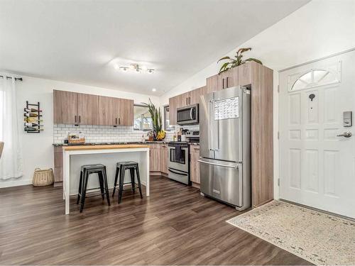 5210 51 Street, Taber, AB - Indoor Photo Showing Kitchen