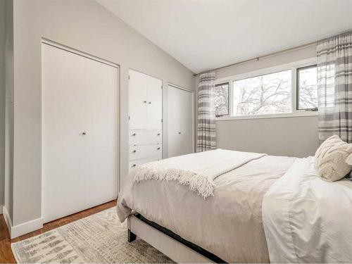 5210 51 Street, Taber, AB - Indoor Photo Showing Bedroom