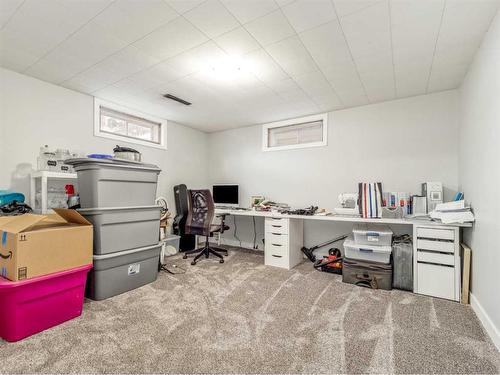 5210 51 Street, Taber, AB - Indoor Photo Showing Office