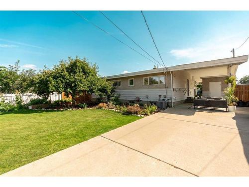 5210 51 Street, Taber, AB - Outdoor