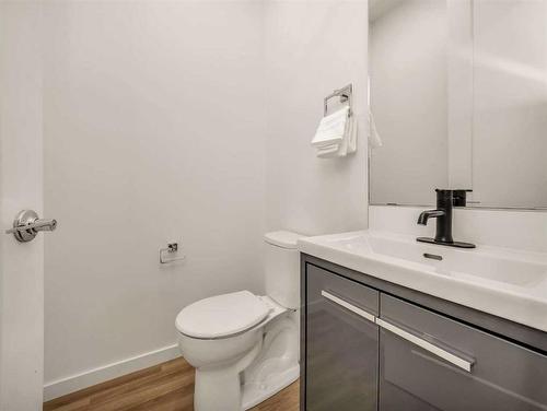 214 Southmore Place, Blairmore, AB - Indoor Photo Showing Bathroom