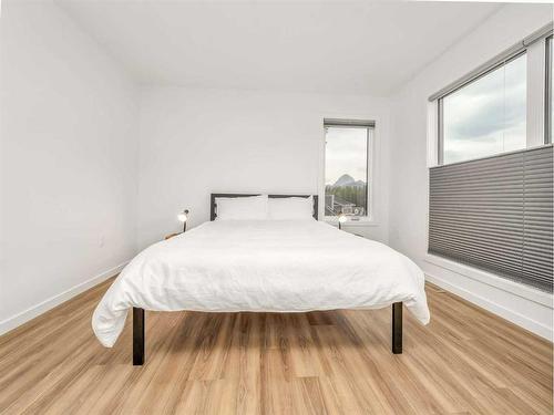 214 Southmore Place, Blairmore, AB - Indoor Photo Showing Bedroom