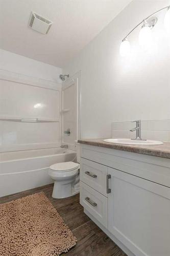 5114 42 Avenue, Taber, AB - Indoor Photo Showing Bathroom