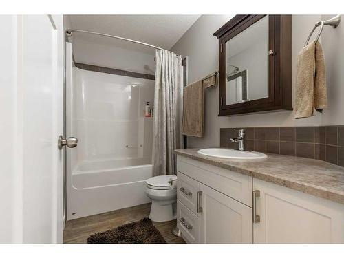 5114 42 Avenue, Taber, AB - Indoor Photo Showing Bathroom