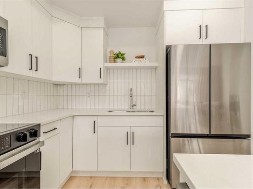 64 Blackwolf Lane North, Lethbridge, AB - Indoor Photo Showing Kitchen