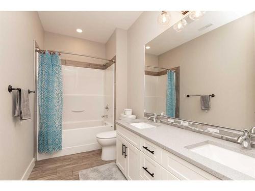 2413 Aspen Drive, Coaldale, AB - Indoor Photo Showing Bathroom