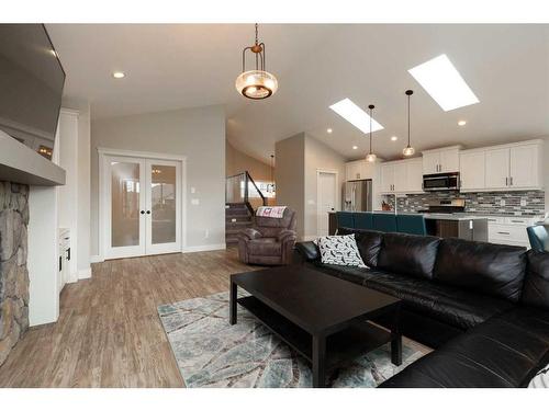 2413 Aspen Drive, Coaldale, AB - Indoor Photo Showing Living Room