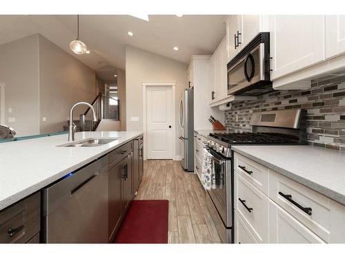 2413 Aspen Drive, Coaldale, AB - Indoor Photo Showing Kitchen With Double Sink With Upgraded Kitchen