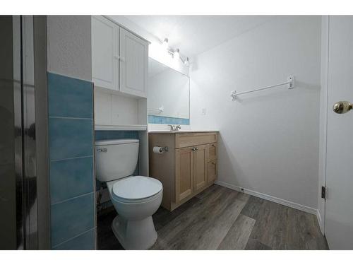 3 Mt Blakiston Place West, Lethbridge, AB - Indoor Photo Showing Bathroom