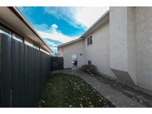 3 Mt Blakiston Place West, Lethbridge, AB - Outdoor With Exterior