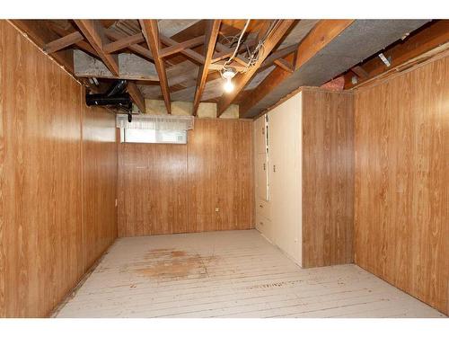 333 N 100 E, Raymond, AB - Indoor Photo Showing Basement