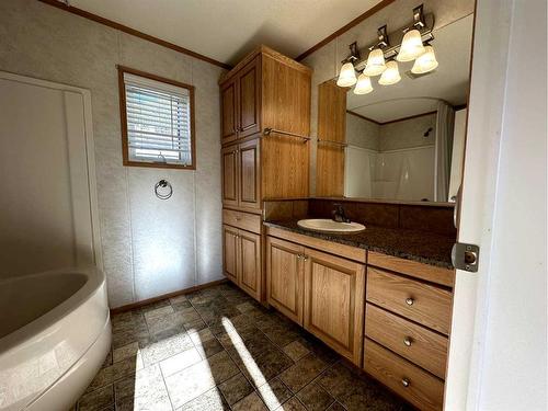 2026 136 Street, Blairmore, AB - Indoor Photo Showing Bathroom