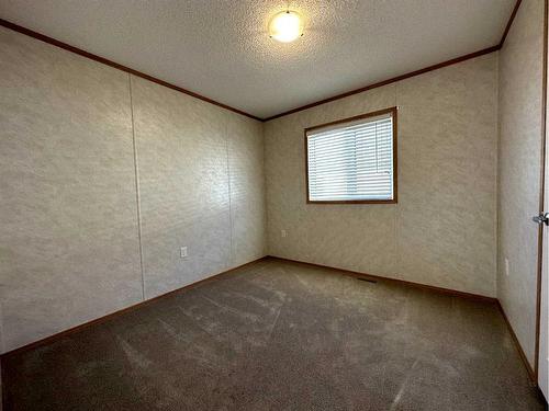 2026 136 Street, Blairmore, AB - Indoor Photo Showing Other Room