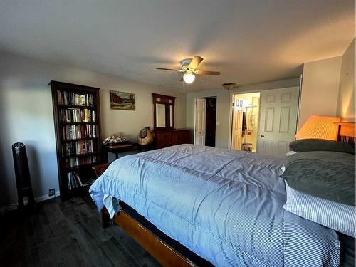 1130 232 Street, Hillcrest, AB - Indoor Photo Showing Bedroom