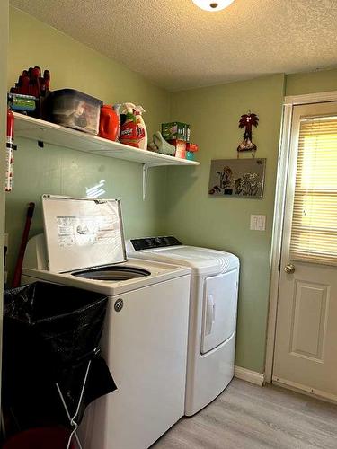 1130 232 Street, Hillcrest, AB - Indoor Photo Showing Laundry Room