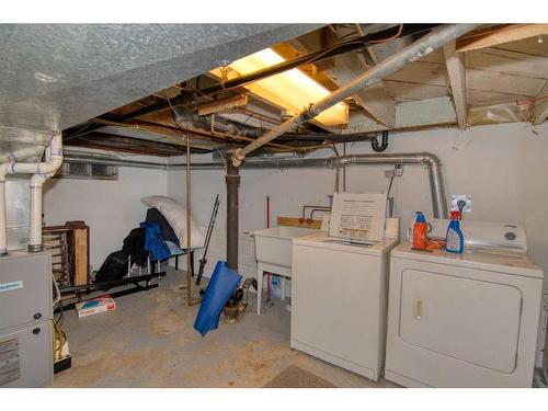 807 8 Avenue South, Lethbridge, AB - Indoor Photo Showing Laundry Room