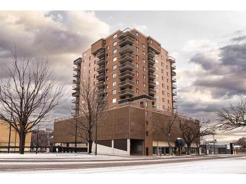 405-515 6 Street South, Lethbridge, AB - Outdoor With Facade