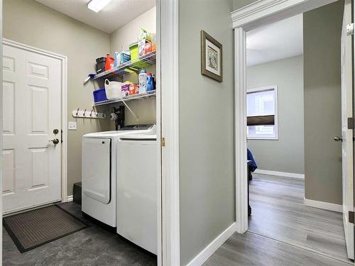 609 46 Avenue West, Claresholm, AB - Indoor Photo Showing Laundry Room