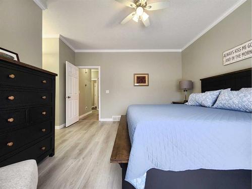 609 46 Avenue West, Claresholm, AB - Indoor Photo Showing Bedroom