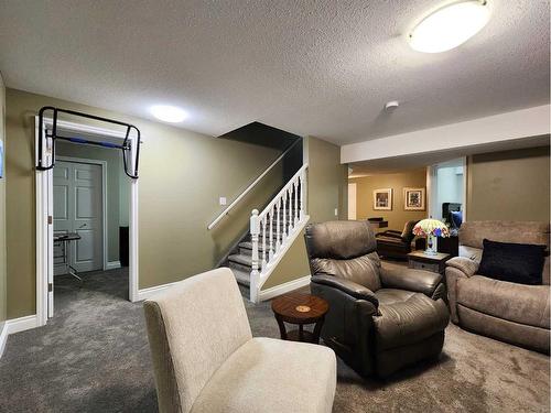 609 46 Avenue West, Claresholm, AB - Indoor Photo Showing Other Room