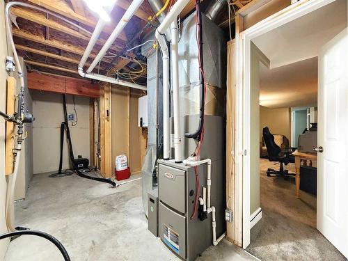 609 46 Avenue West, Claresholm, AB - Indoor Photo Showing Basement