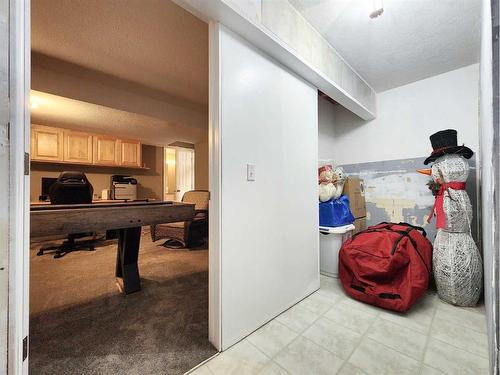 609 46 Avenue West, Claresholm, AB - Indoor Photo Showing Other Room