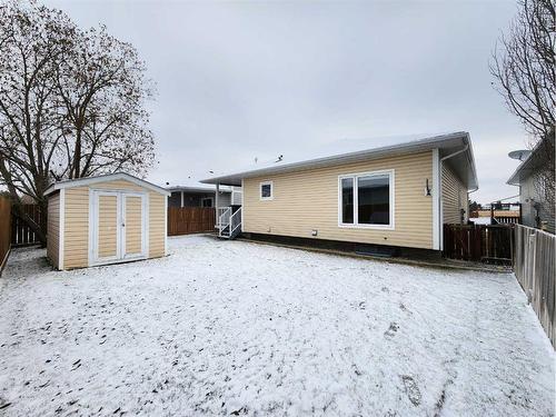 609 46 Avenue West, Claresholm, AB - Outdoor With Exterior