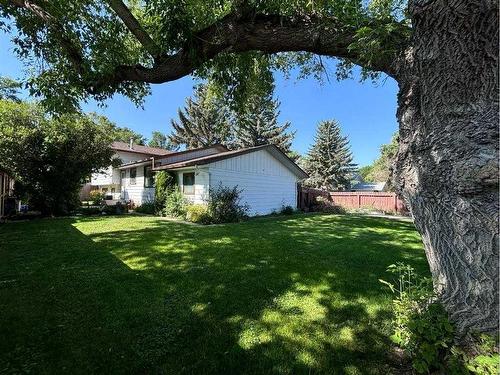 2301 16 Street North, Lethbridge, AB - Outdoor