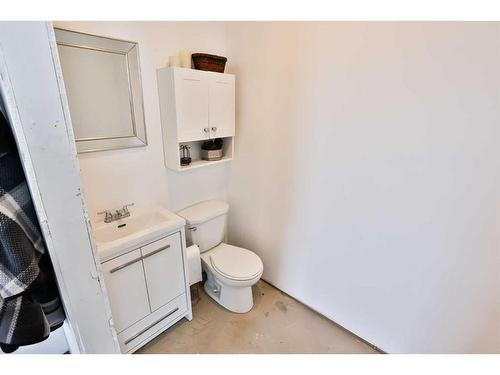 214041 Twp Rd 150, Rural Vulcan County, AB - Indoor Photo Showing Bathroom