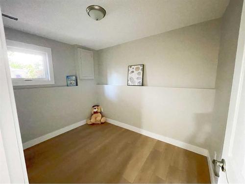 4330 4 Avenue South, Lethbridge, AB - Indoor Photo Showing Other Room