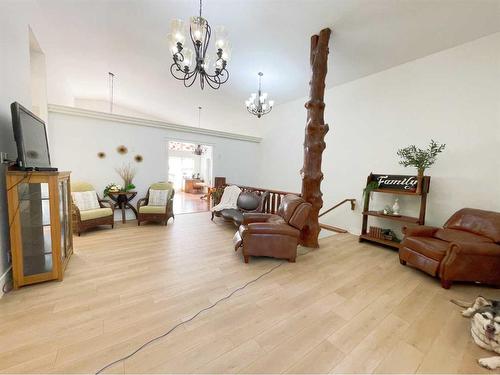 4330 4 Avenue South, Lethbridge, AB - Indoor Photo Showing Living Room