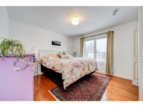 #5-5302 19Th Avenue, Coleman, AB - Indoor Photo Showing Bedroom