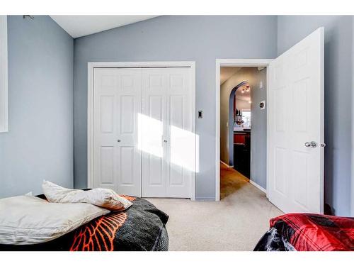 1968 Parkside Boulevard, Coaldale, AB - Indoor Photo Showing Bedroom