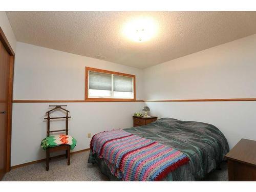 4106 Heritage Drive, Taber, AB - Indoor Photo Showing Bedroom