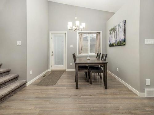 348 Crocus Terrace West, Lethbridge, AB - Indoor