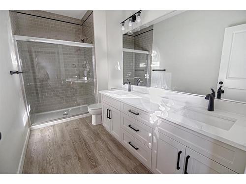 375 Skeena Crescent West, Lethbridge, AB - Indoor Photo Showing Bathroom