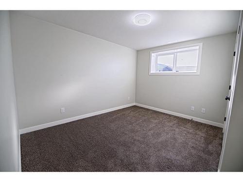 375 Skeena Crescent West, Lethbridge, AB - Indoor Photo Showing Other Room